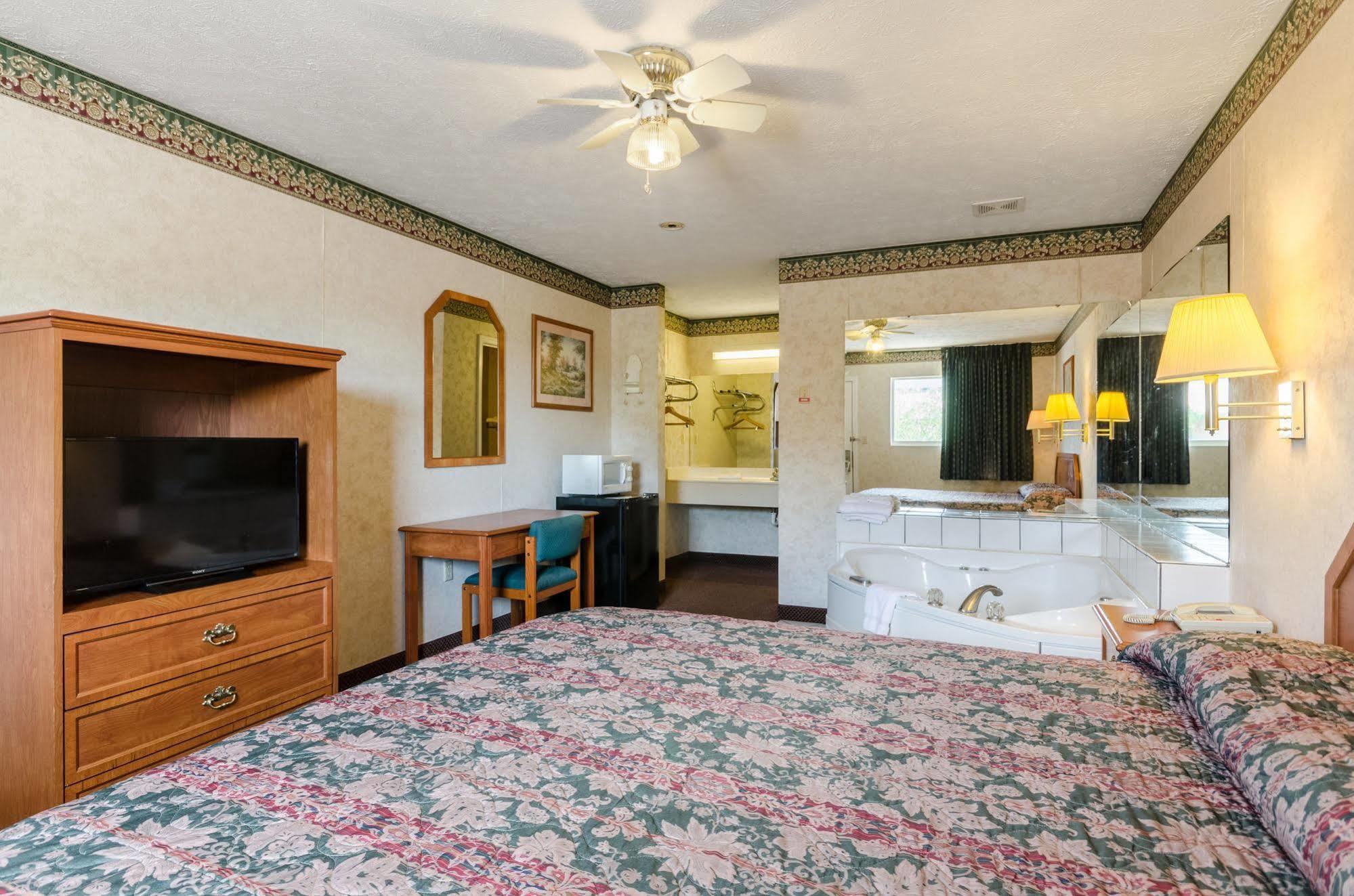 Deerfield Inn Parsons Экстерьер фото