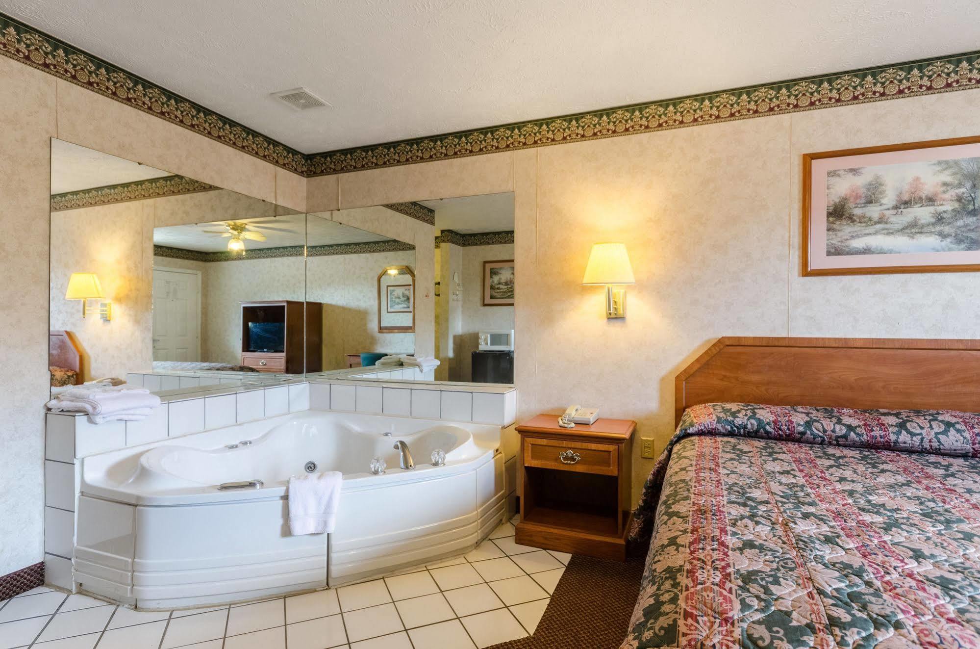 Deerfield Inn Parsons Экстерьер фото